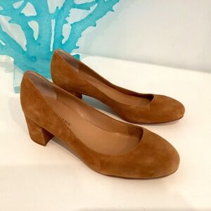 NEW Banana Republic Womens Tan Suede Block Heels Pumps Sz 7 Round Toe Career